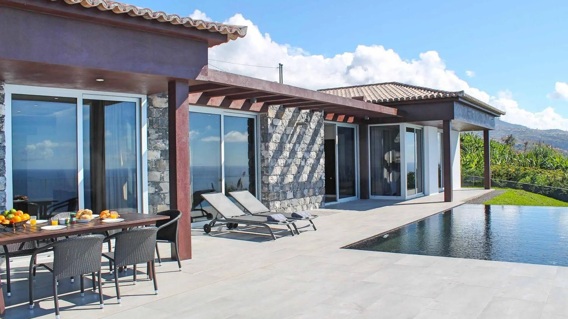 Villa Cliffscape Estreito Da Calheta 0*,