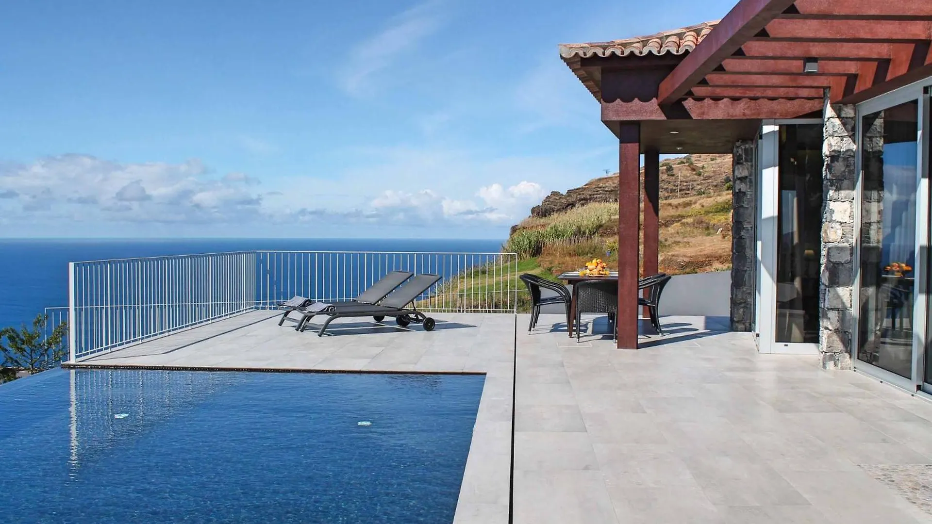 Villa Cliffscape Estreito Da Calheta